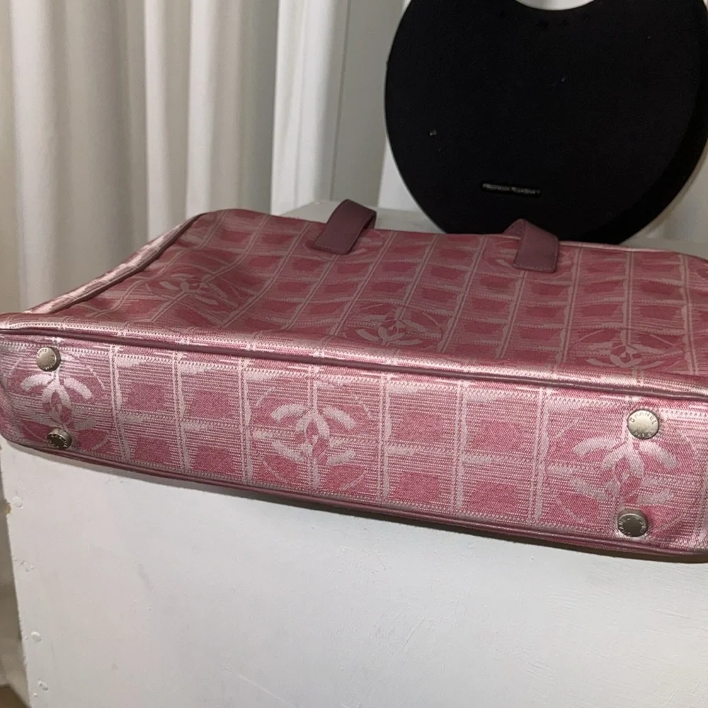 CHANEL TRAVEL BAG  ~REPAIR - Picture 6 of 7